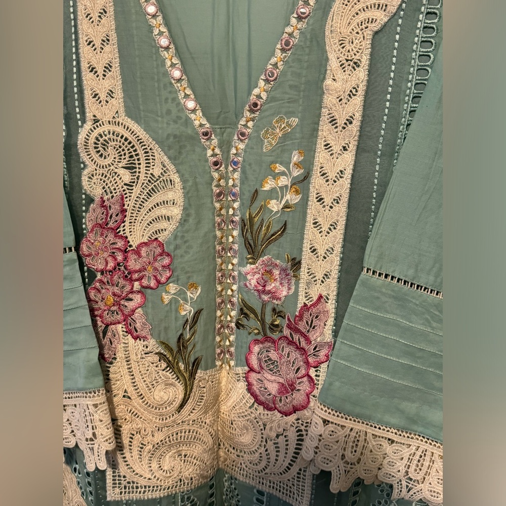 Pakistani L/Indian Designer Outfit. - image 8